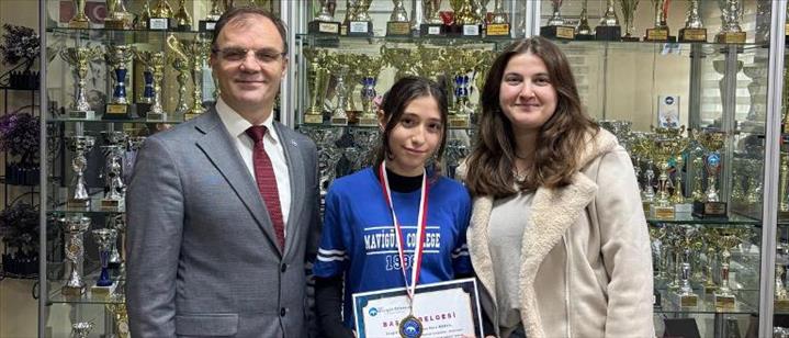 RESİM YARIŞMASINDA İLÇE BİRİNCİLİĞİ